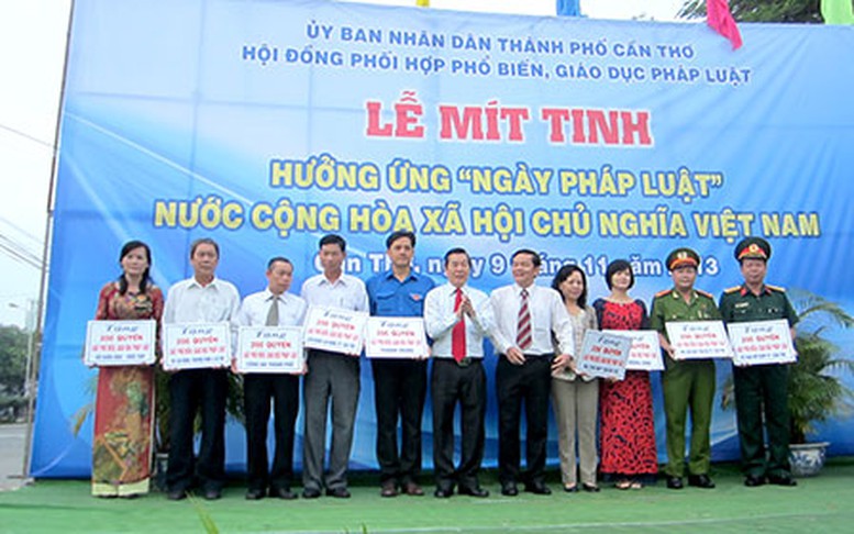 TP. Cần Thơ đẩy mạnh các hoạt động hưởng ứng 10 năm Ngày pháp luật Việt Nam - Ảnh 1.