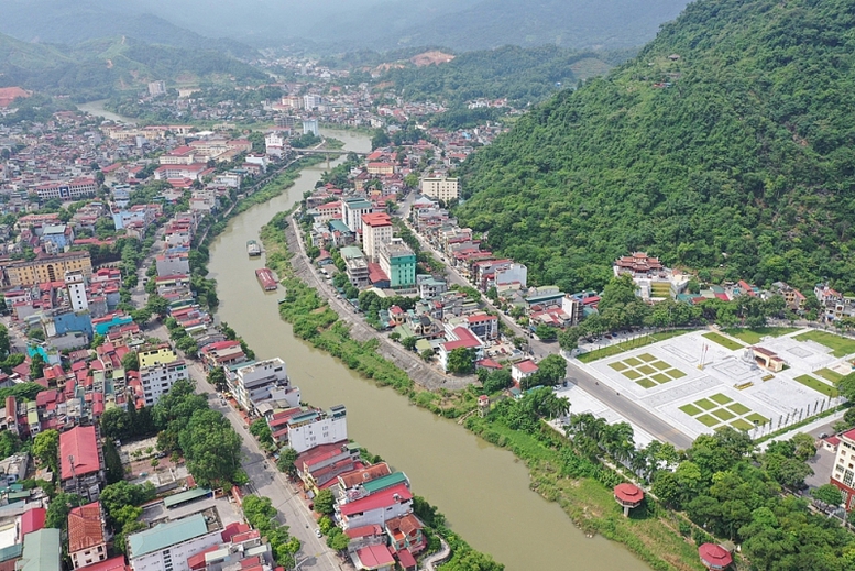 Năm nhiệm vụ, giải pháp để phát triển đô thị bền vững theo hướng xanh, thông minh, giàu bản sắc tại Hà Giang* - Ảnh 1.