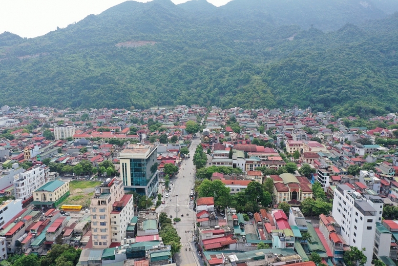 Năm nhiệm vụ, giải pháp để phát triển đô thị bền vững theo hướng xanh, thông minh, giàu bản sắc tại Hà Giang* - Ảnh 2.