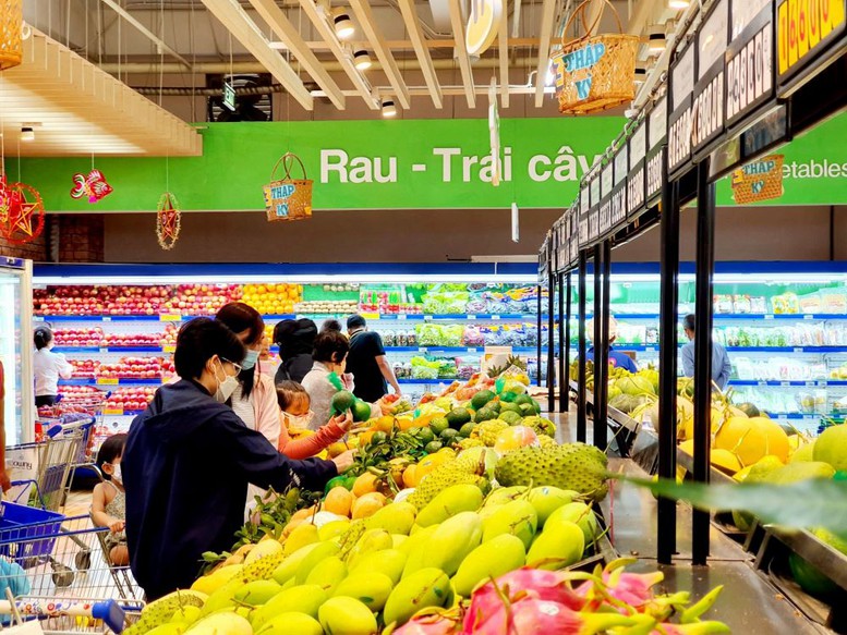 Co.op mart khởi động sớm mùa &quot;Shopping Season&quot; với  6.500 mặt hàng giảm giá tới 65% - Ảnh 1.