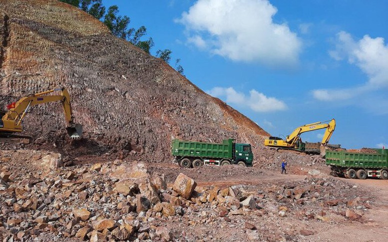 Bộ GTVT 'giục' 12 tỉnh bàn giao mặt bằng khởi công cao tốc Bắc-Nam giai đoạn 2