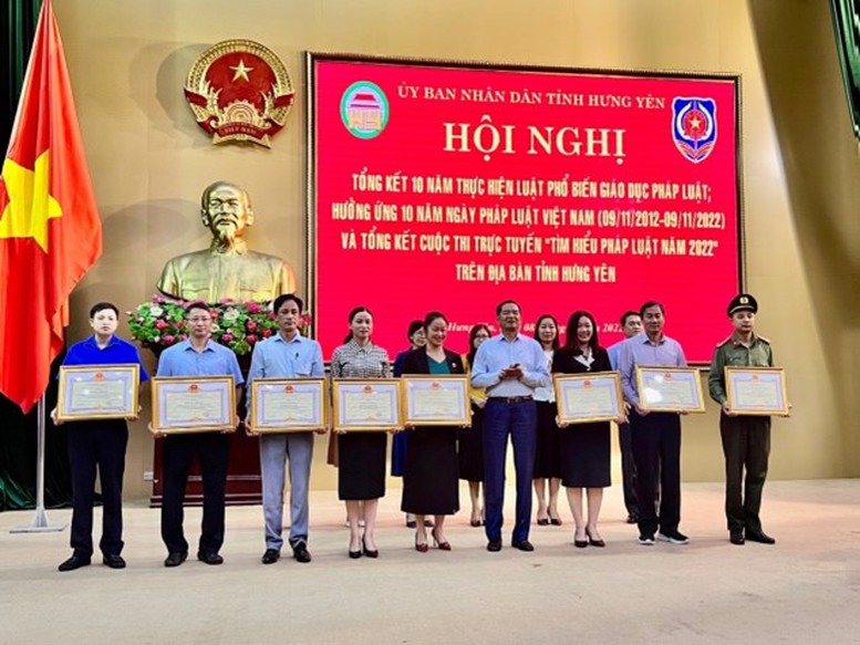 Hưng Yên: Tổng kết 10 năm thực hiện Luật Phổ biến, giáo dục pháp luật, tổng kết Cuộc thi “Tìm hiểu pháp luật năm 2022”  - Ảnh 1.