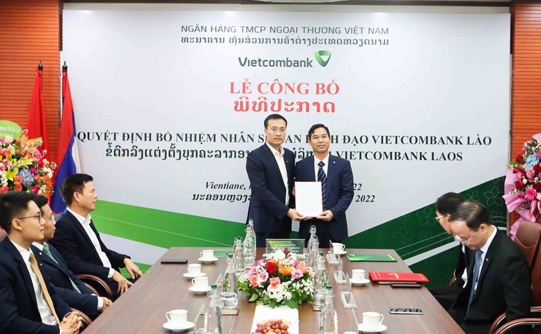 Công bố quyết định về nhân sự Ban lãnh đạo Vietcombank Lào - Ảnh 2.