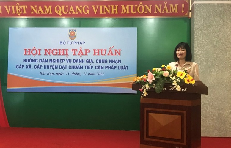 Lấy người dân làm trung tâm trong việc đánh giá, công nhận xã, phường, thị trấn đạt chuẩn tiếp cận pháp luật - Ảnh 1.