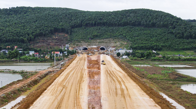 Bộ trưởng GTVT: Thi công cao tốc Bắc-Nam tiến độ phải đi đôi với chất lượng - Ảnh 3.