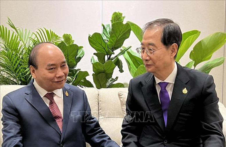 Chủ tịch nước tiếp xúc song phương bên lề Hội nghị các nhà lãnh đạo kinh tế APEC 2022 - Ảnh 2.