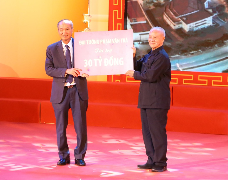 Quỹ Khuyến học, khuyến tài Phạm Văn Trà trao giải thưởng hơn 3 tỷ đồng cho các tài năng tiêu biểu của tỉnh Bắc Ninh năm 2022 - Ảnh 4.