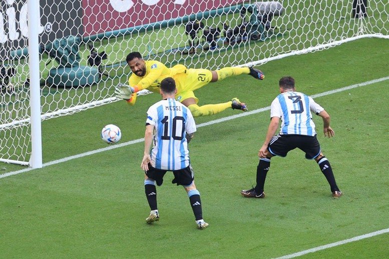 World Cup 2022: Saudi Arabia tạo địa chấn trong ngày Messi đi vào lịch sử - Ảnh 5.