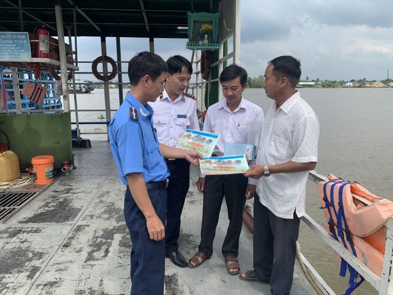 Tăng cường kiểm tra, giám sát đảm bảo an toàn vận tải đường thủy nội địa - Ảnh 1.