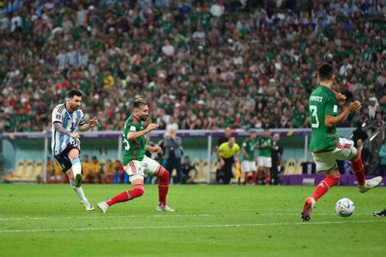 World Cup 2022: Pháp giành vé vào vòng 1/8; Argentina nuôi hy vọng - Ảnh 2.