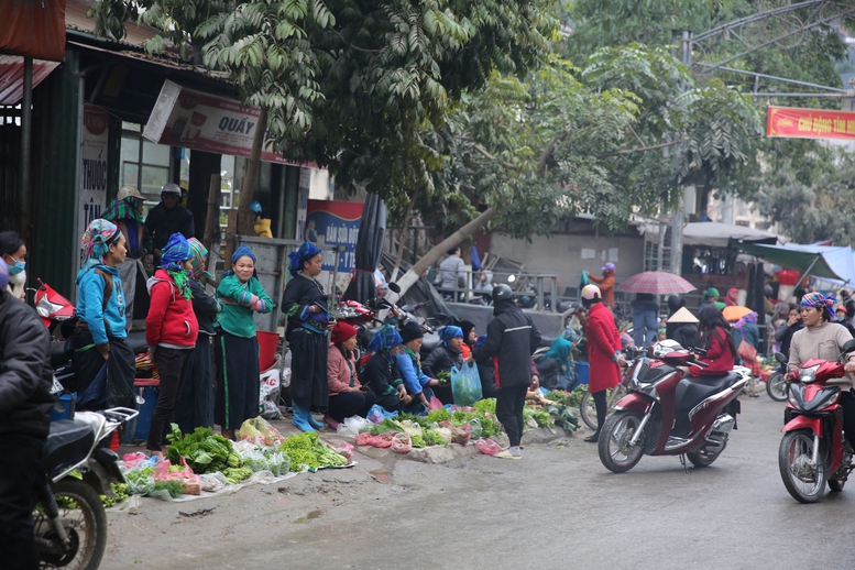 Xây dựng hệ thống chợ, hỗ trợ đầu ra cho sản phẩm của đồng bào dân tộc  - Ảnh 1.