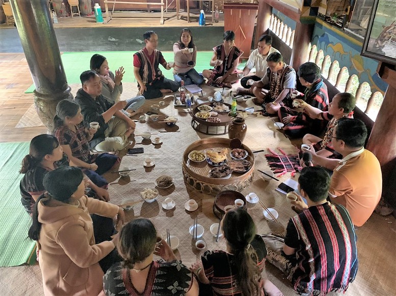Xuân về trên bản làng Cơ Tu - Ảnh 1.