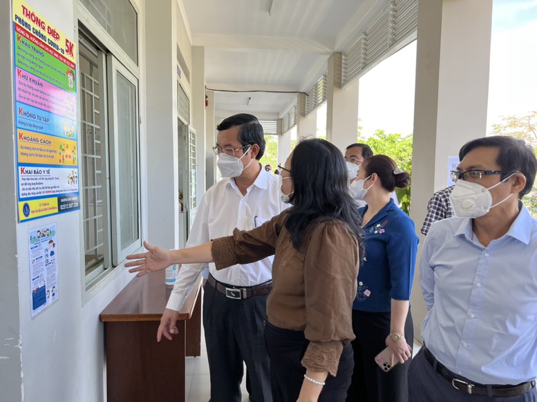 Đưa học sinh quay trở lại học tập trực tiếp nên thực hiện thống nhất - Ảnh 3.