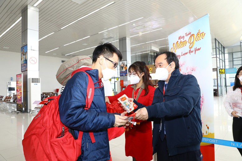 Vietjet tặng hành khách nhiều bất ngờ trên các chuyến bay đầu năm Nhâm Dần - Ảnh 2.
