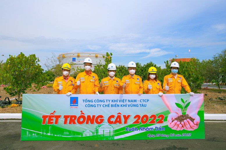 KVT tổ chức 'Tết trồng cây' năm 2022 tại Kho cảng PV GAS Vũng Tàu - Ảnh 1.