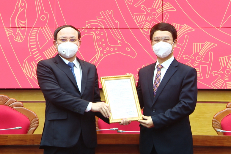 Quảng Ninh công bố quyết định điều động, luân chuyển 4 Ủy viên BCH Đảng bộ tỉnh - Ảnh 1.