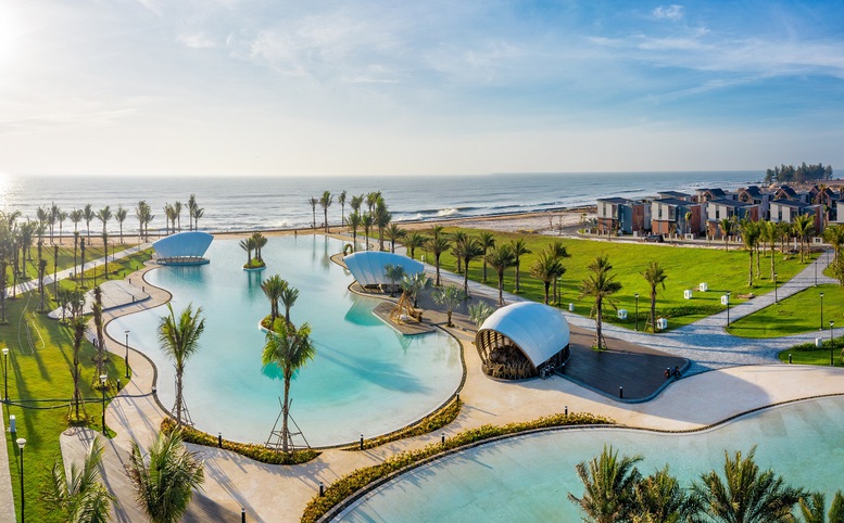 Hồ Tràm sẵn sàng quay lại đường đua du lịch quốc tế - Ảnh 2.