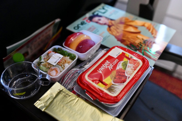 Cơ hội nhận gói xét nghiệm PCR miễn phí khi bay quốc tế cùng Vietjet - Ảnh 1.