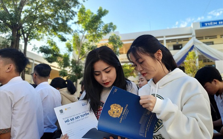 Xét tuyển đại học bằng học bạ: Những điều lưu ý