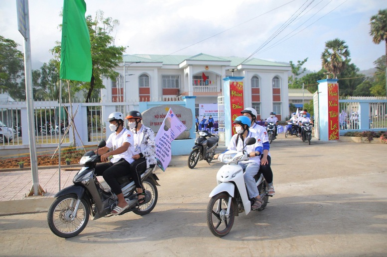 EVNSPC có nhiều hoạt động hướng đến chiến dịch Giờ Trái đất năm 2022 - Ảnh 1.