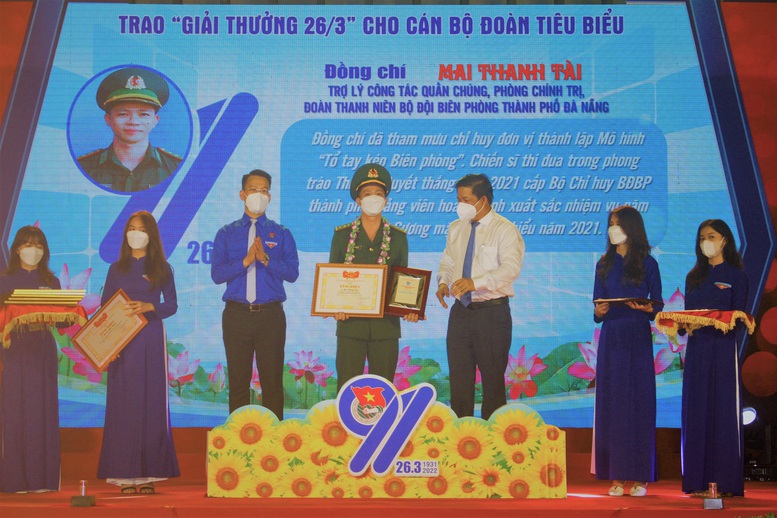 Tôn vinh các thủ lĩnh đoàn xuất sắc - Ảnh 1.