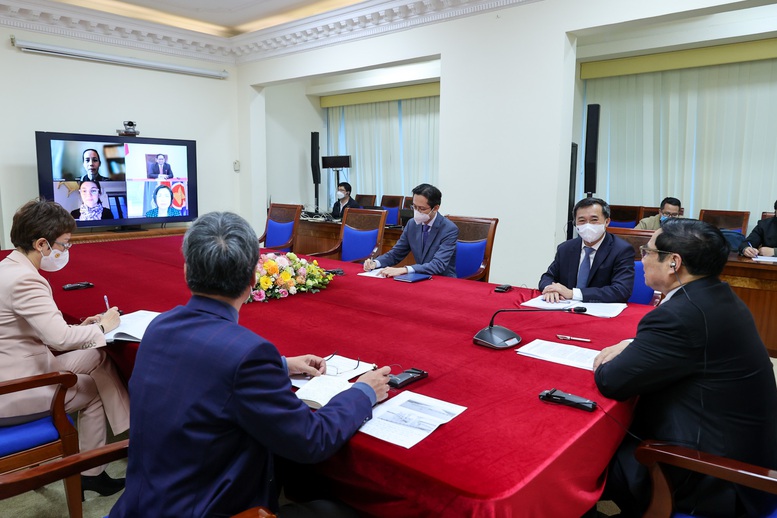 Giám đốc COVAX: Nhiều nước có thể tham khảo chương trình tiêm chủng rất thành công của Việt Nam - Ảnh 2.