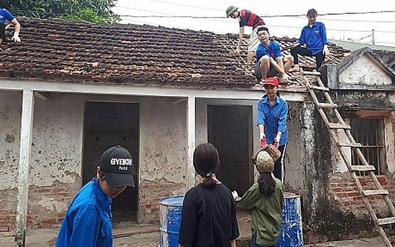 Hộ nghèo được hỗ trợ nhà ở phải là hộ độc lập có thời gian tách hộ tối thiểu 05 năm