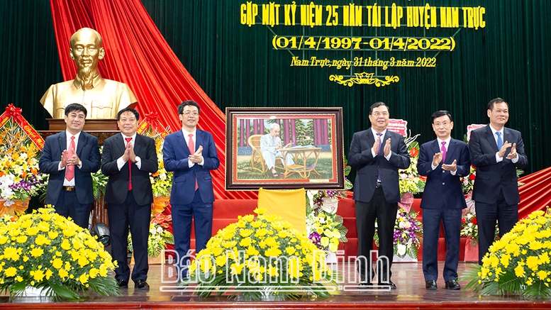 Kỷ niệm 25 năm tái lập huyện Nam Trực - Ảnh 2.