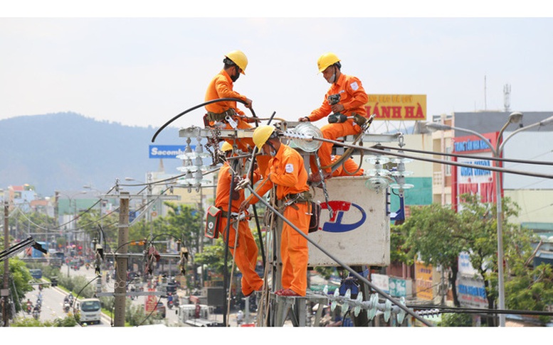 Nhu cầu sử dụng tăng cao, EVNNPC dồn lực bảo đảm cung ứng điện