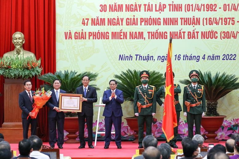 Thủ tướng Phạm Minh Chính dự lễ kỷ niệm 30 năm tái lập tỉnh Ninh Thuận - Ảnh 3.