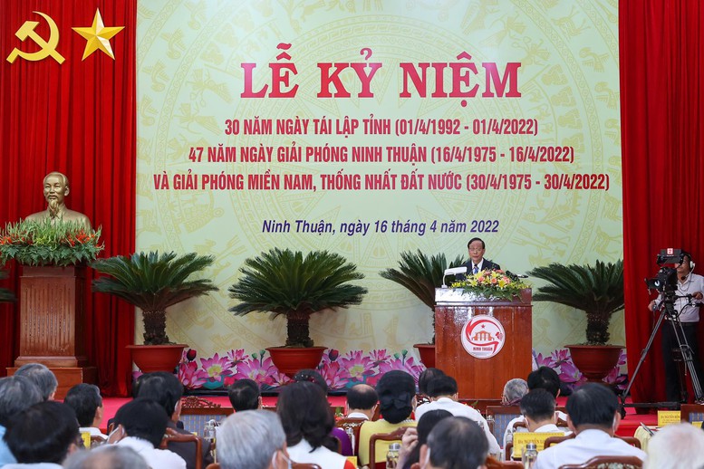 Thủ tướng Phạm Minh Chính dự lễ kỷ niệm 30 năm tái lập tỉnh Ninh Thuận - Ảnh 4.