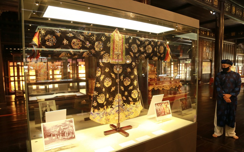 Thừa Thiên Huế: Tiếp nhận và trưng bày hai cổ vật triều Nguyễn