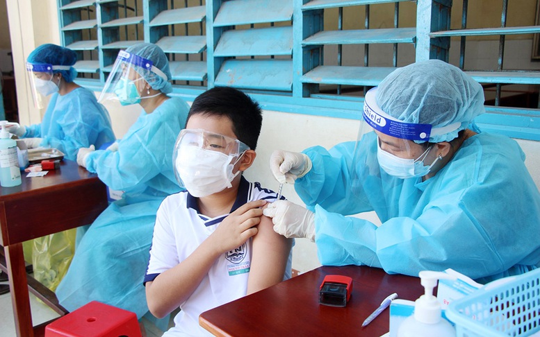 Chiến dịch tiêm vaccine thần tốc: Kết quả sau 1 năm