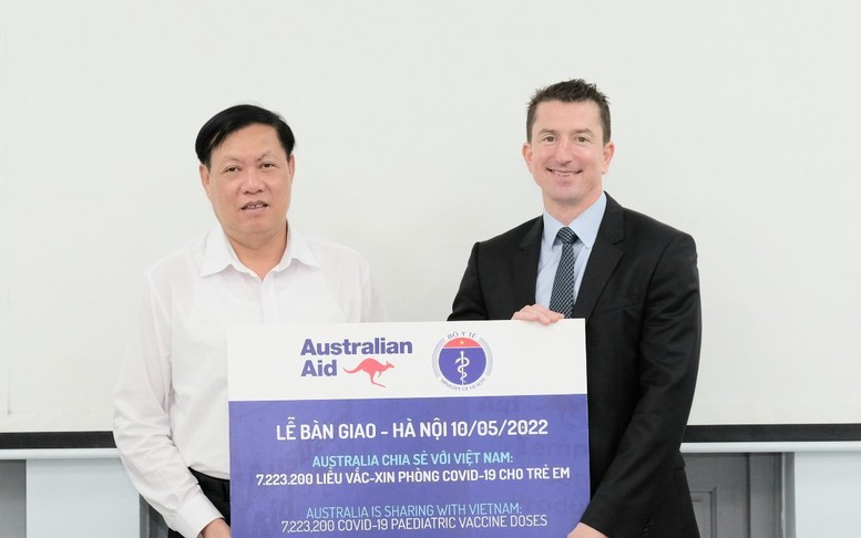 Tiếp nhận hơn 7,2 triệu liều vaccine tiêm cho trẻ em do Australia tài trợ