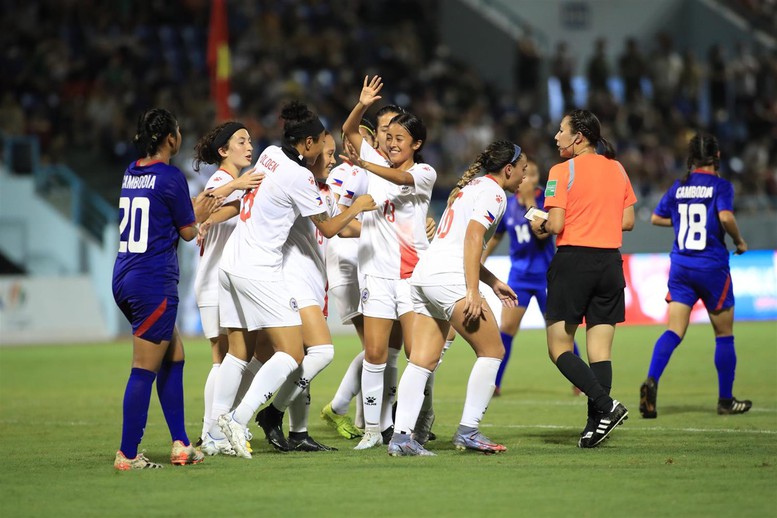 Bóng đá SEA Games: U23 Thái Lan 'hồi sinh', đội nữ Philippines thắng đậm - Ảnh 2.