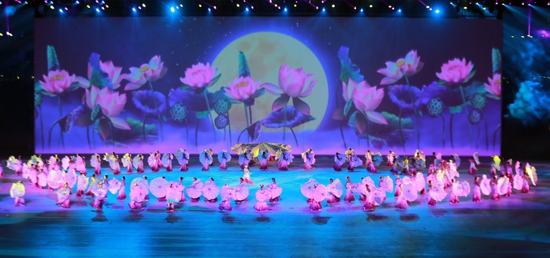Phó Thủ tướng Vũ Đức Đam dự tổng duyệt SEA Games 31 - Ảnh 3.