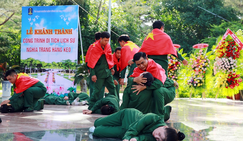 Khánh thành công trình chỉnh trang Di tích Nghĩa trang Hàng Keo tại Côn Đảo - Ảnh 2.