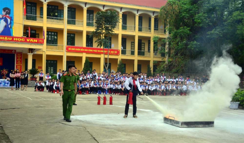 Trang bị kiến thức, kỹ năng về phòng cháy, chữa cháy cho học sinh, sinh viên - Ảnh 1.