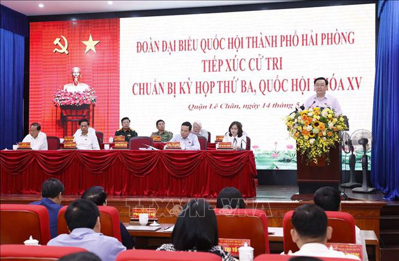Chủ tịch Quốc hội Vương Đình Huệ tiếp xúc cử tri tại TP. Hải Phòng - Ảnh 2.
