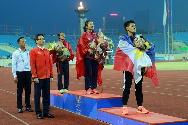 Phó Thủ tướng Vũ Đức Đam thăm, động viên các VĐV thi đấu tại SEA Games 31 - Ảnh 4.