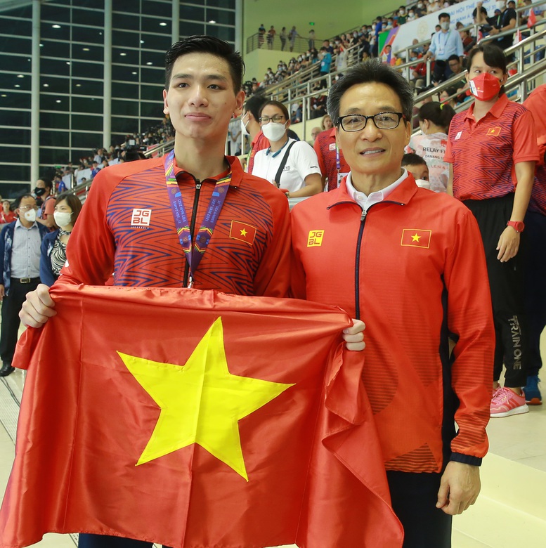 Phó Thủ tướng Vũ Đức Đam thăm, động viên các VĐV thi đấu tại SEA Games 31 - Ảnh 8.