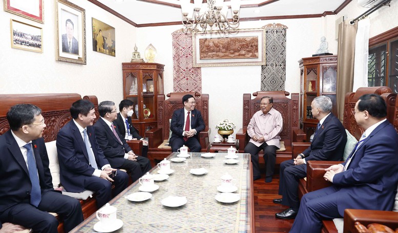 Chủ tịch Quốc hội Vương Đình Huệ chào xã giao Tổng Bí thư, Chủ tịch nước Lào - Ảnh 2.