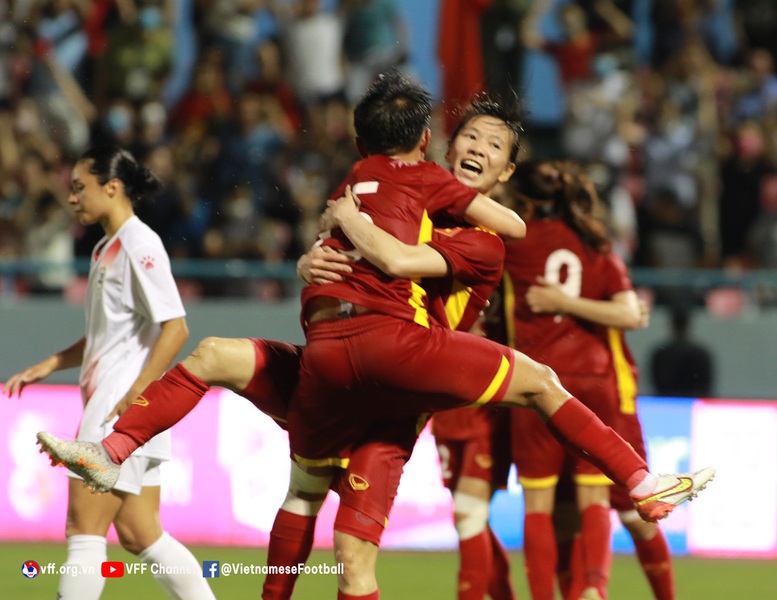 Bóng đá SEA Games 31: Chặng đường nào trải bước trên hoa hồng, bàn chân cũng thấm đau vì những mũi gai - Ảnh 2.