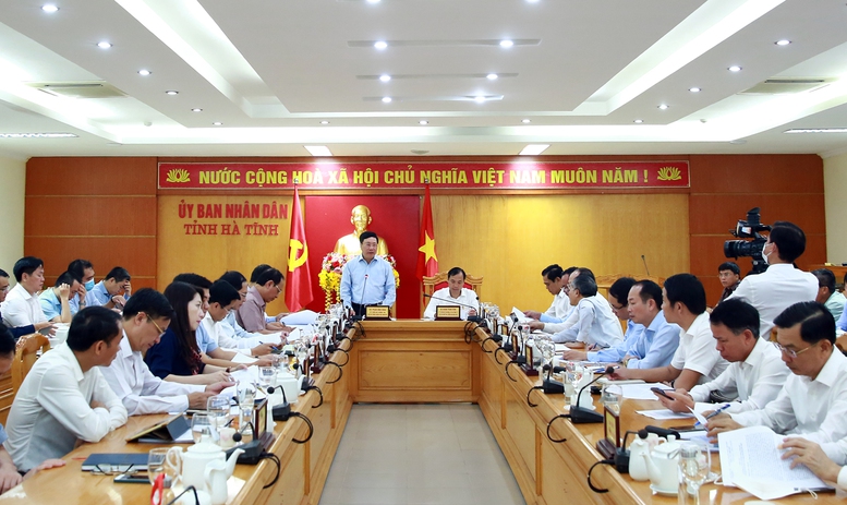 Phó Thủ tướng Thường trực đôn đốc giải ngân vốn đầu tư công tại 5 tỉnh miền Trung - Ảnh 1.