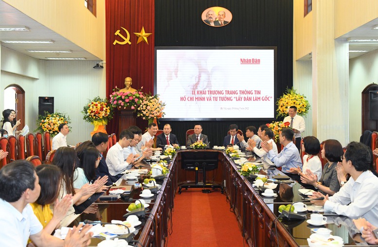 Khai trương Trang thông tin đặc biệt Hồ Chí Minh và tư tưởng “lấy dân làm gốc” - Ảnh 1.