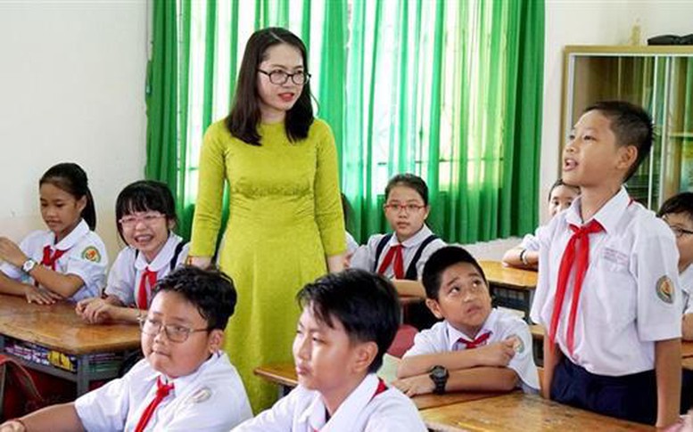 Không yêu cầu giáo viên tiểu học, trung học cơ sở hạng I phải có trình độ thạc sĩ