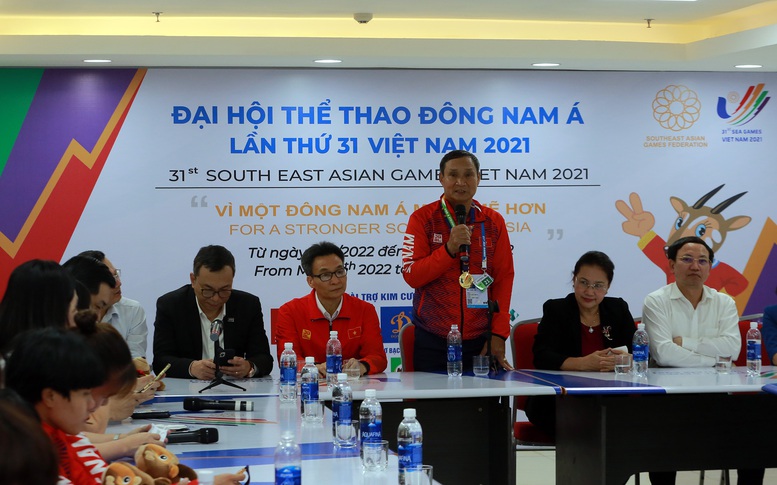 Phó Thủ tướng Vũ Đức Đam chúc mừng các nữ chiến binh Sao Vàng - Ảnh 7.