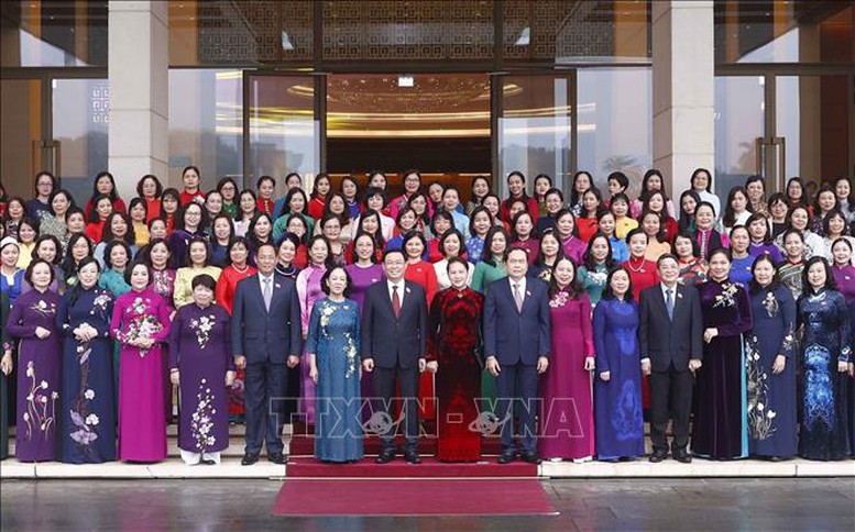Chủ tịch Quốc hội dự gặp mặt và triển khai hoạt động của Nhóm nữ đại biểu Quốc hội khóa XV - Ảnh 1.