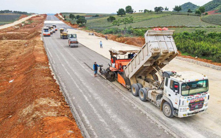 Bộ trưởng GTVT: Cử cán bộ ‘thiện chiến’ nhất ra công trường 4 dự án cao tốc Bắc-Nam