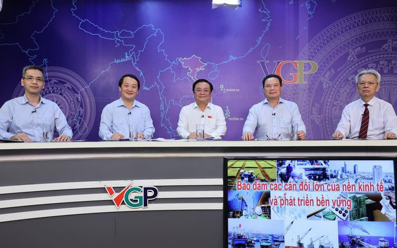 TỔNG THUẬT: Tọa đàm 'Bảo đảm các cân đối lớn của nền kinh tế và phát triển bền vững'